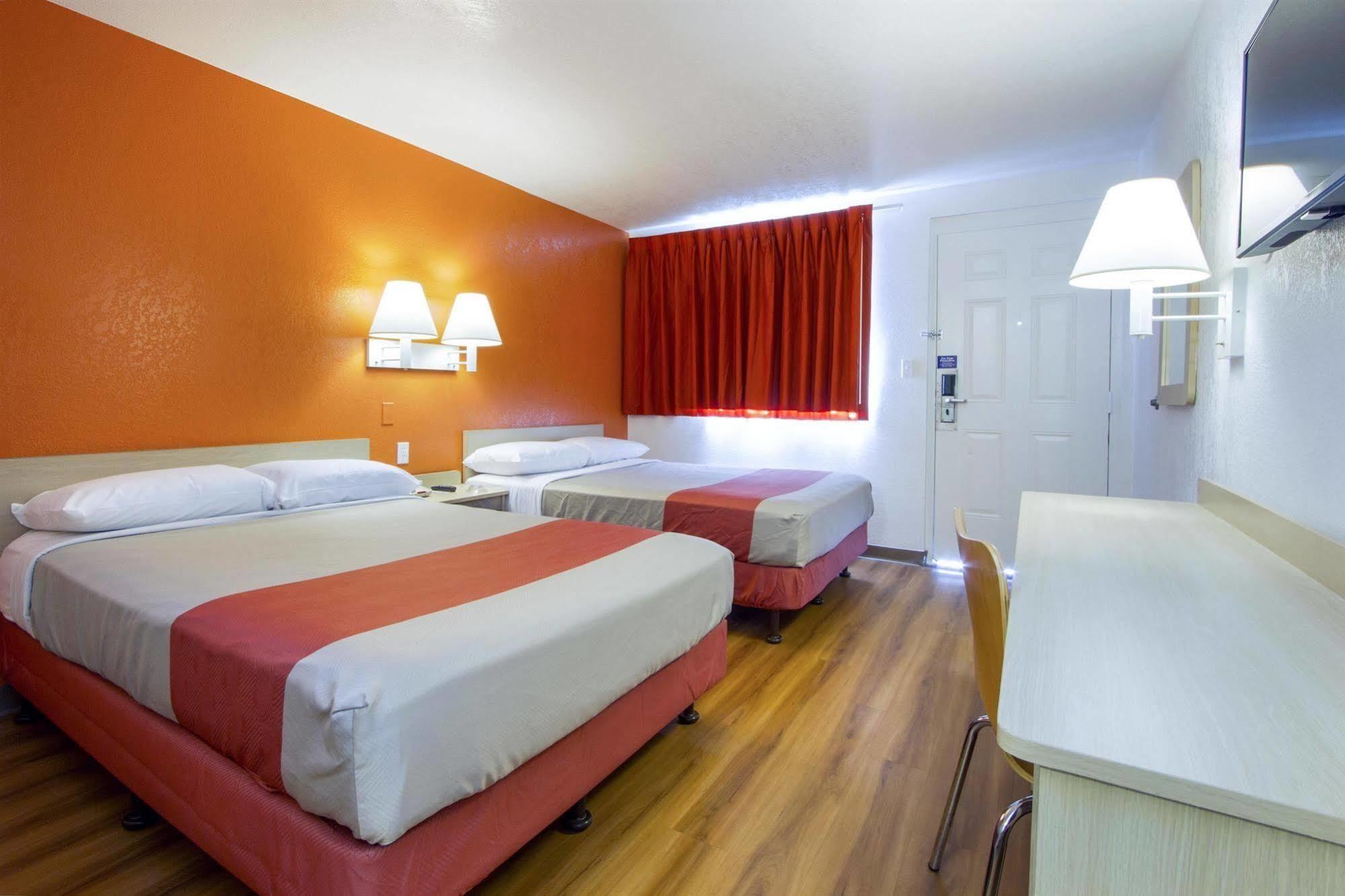 Phoenix Inn Eksteriør billede